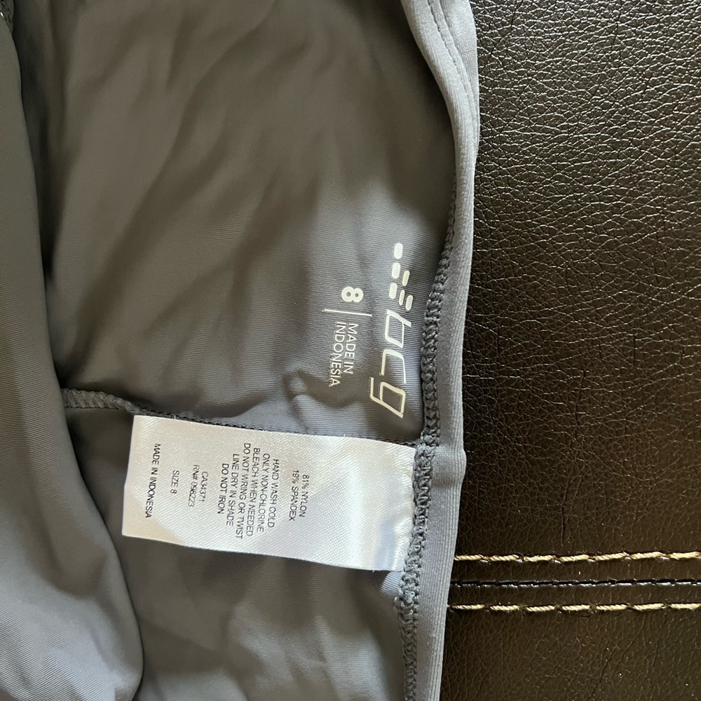 Light gray - Picture 2 of 4